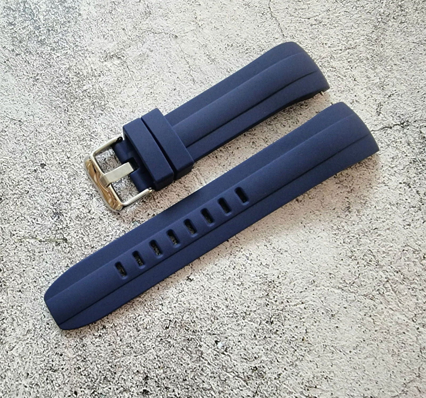 Curved End Silicone Rubber Watch Strap Band 22mm Black Grey Orange Blue - Wrist Envy