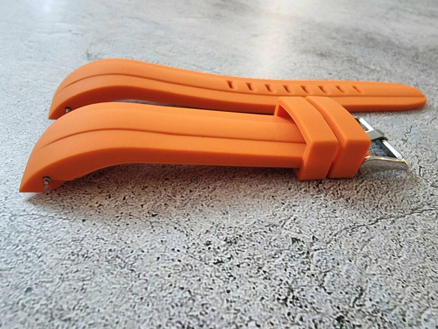 Curved End Silicone Rubber Watch Strap Band 22mm Black Grey Orange Blue - Wrist Envy