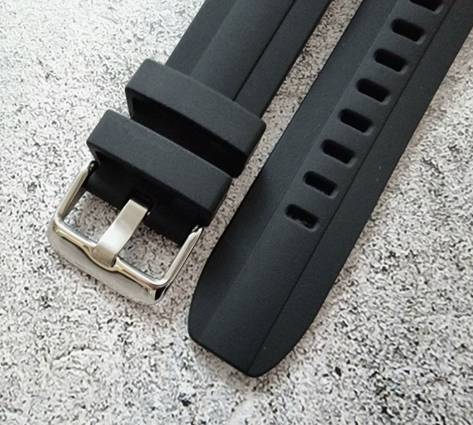 Curved End Silicone Rubber Watch Strap Band 22mm Black Grey Orange Blue - Wrist Envy
