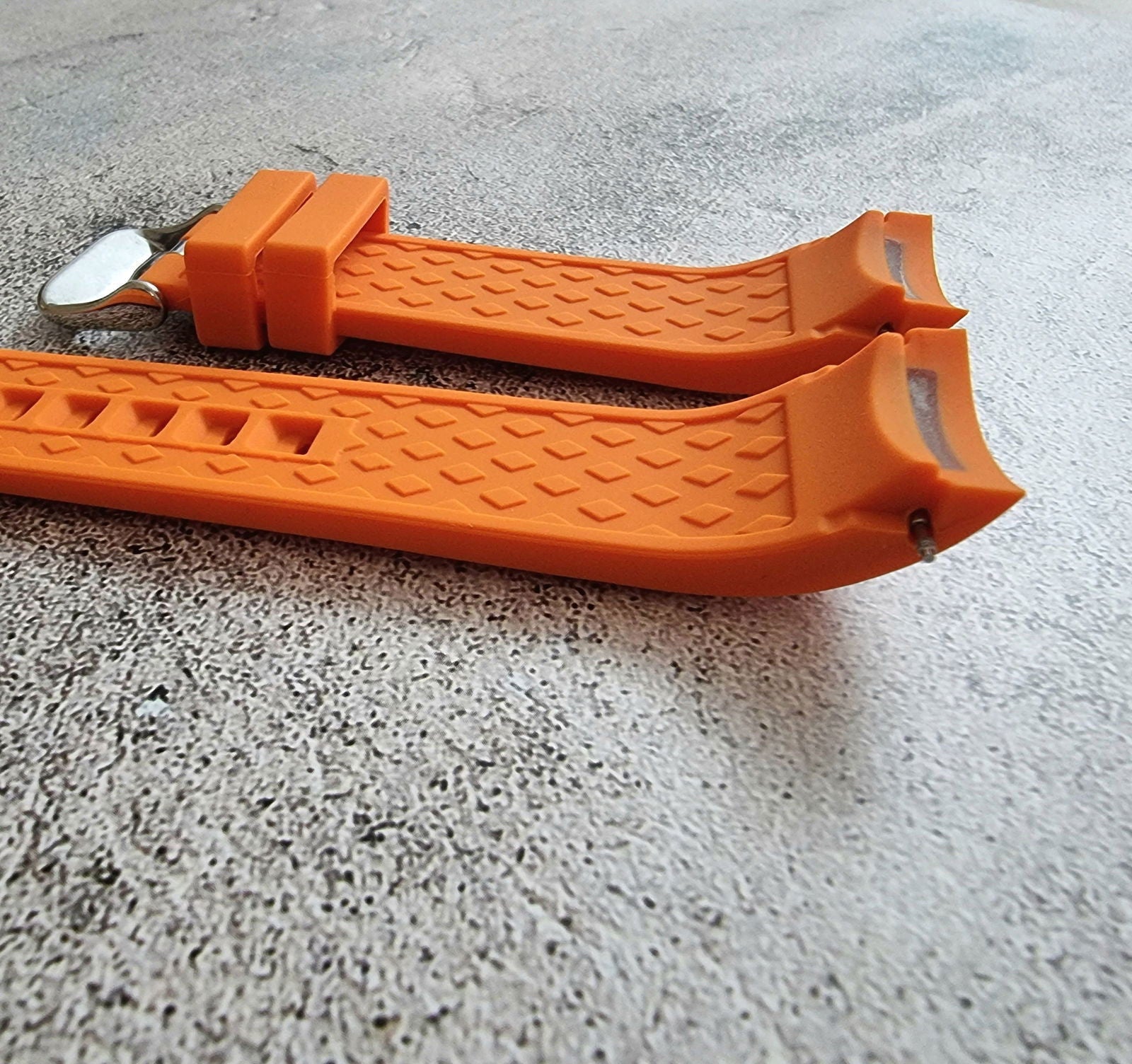 Curved End Silicone Rubber Watch Strap Band 22mm Black Grey Orange Blue - Wrist Envy