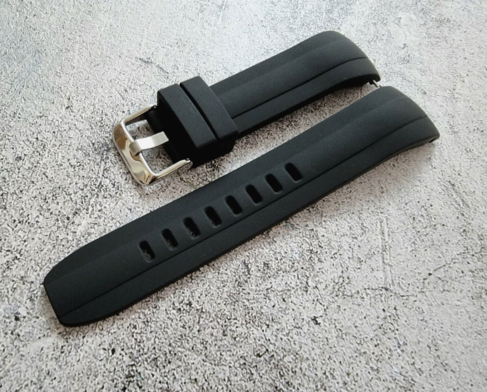Curved End Silicone Rubber Watch Strap Band 22mm Black Grey Orange Blue - Wrist Envy