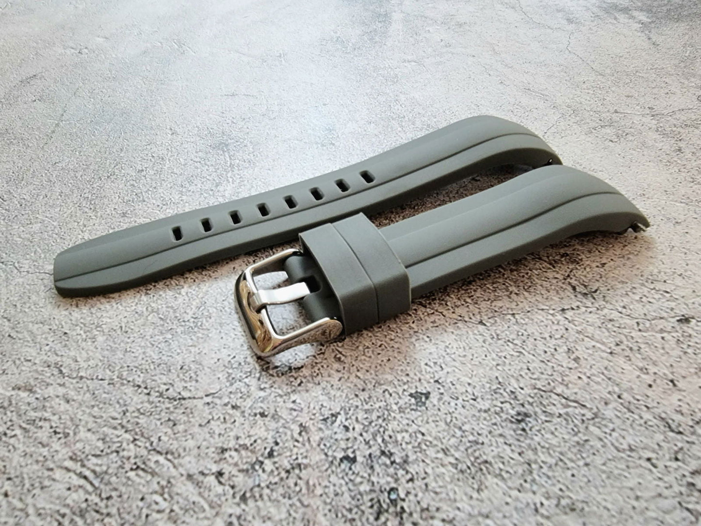 Curved End Silicone Rubber Watch Strap Band 22mm Black Grey Orange Blue - Wrist Envy
