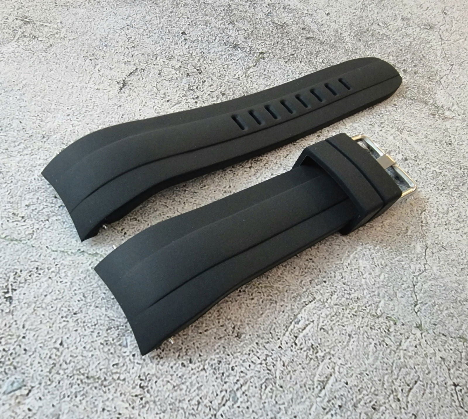 Curved End Silicone Rubber Watch Strap Band 22mm Black Grey Orange Blue - Wrist Envy