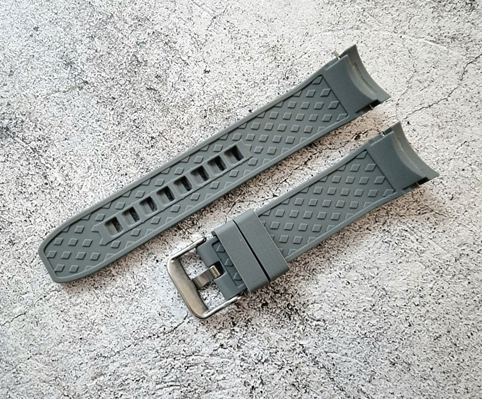 Curved End Silicone Rubber Watch Strap Band 22mm Black Grey Orange Blue - Wrist Envy