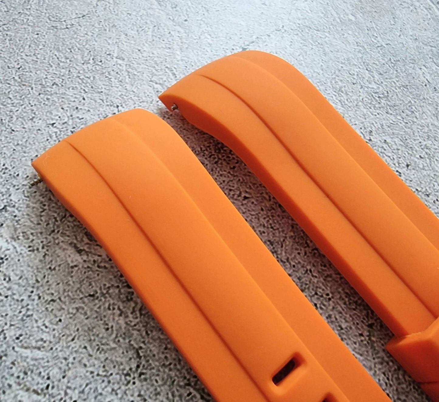 Curved End Silicone Rubber Watch Strap Band 22mm Black Grey Orange Blue - Wrist Envy