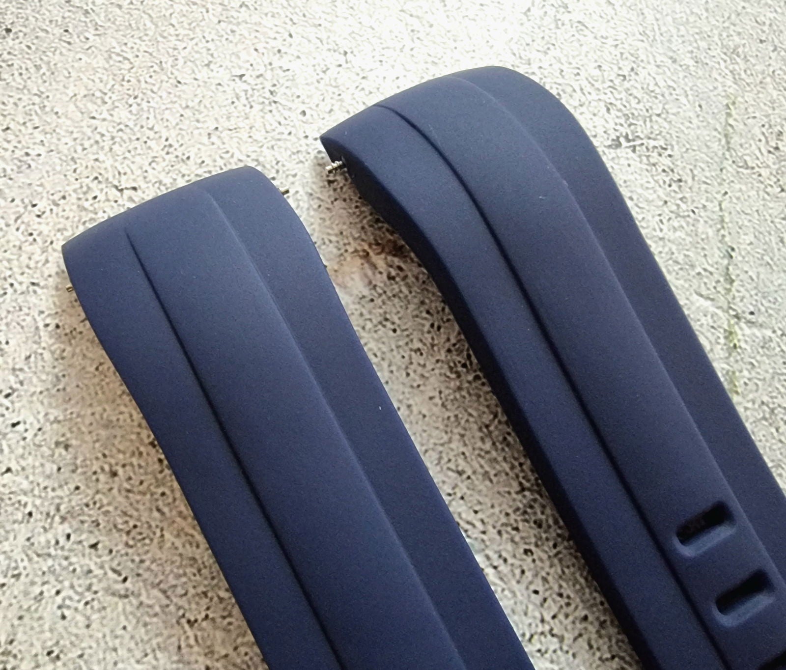 Curved End Silicone Rubber Watch Strap Band 22mm Black Grey Orange Blue - Wrist Envy