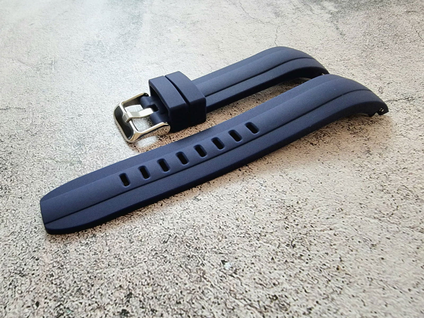 Curved End Silicone Rubber Watch Strap Band 22mm Black Grey Orange Blue - Wrist Envy