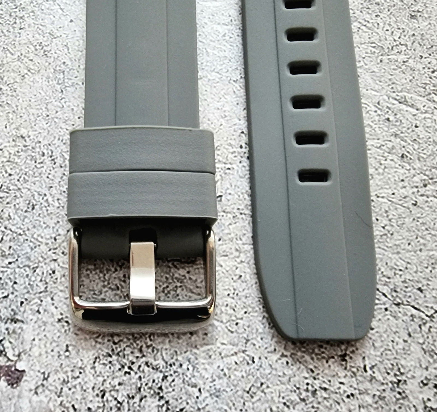 Curved End Silicone Rubber Watch Strap Band 22mm Black Grey Orange Blue - Wrist Envy
