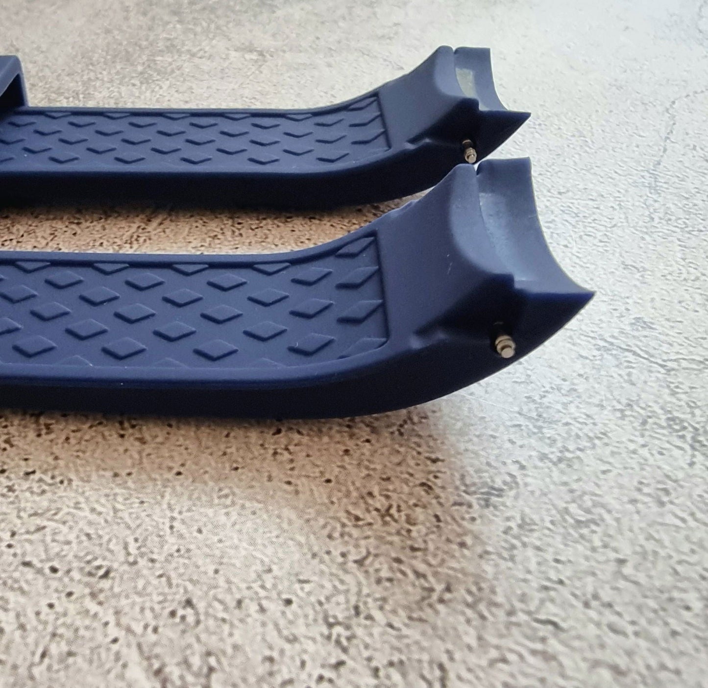 Curved End Silicone Rubber Watch Strap Band 22mm Black Grey Orange Blue - Wrist Envy