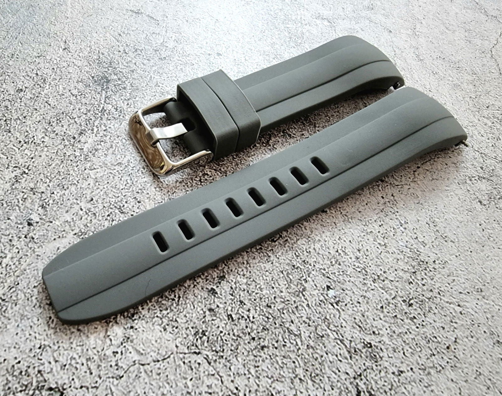 Curved End Silicone Rubber Watch Strap Band 22mm Black Grey Orange Blue - Wrist Envy