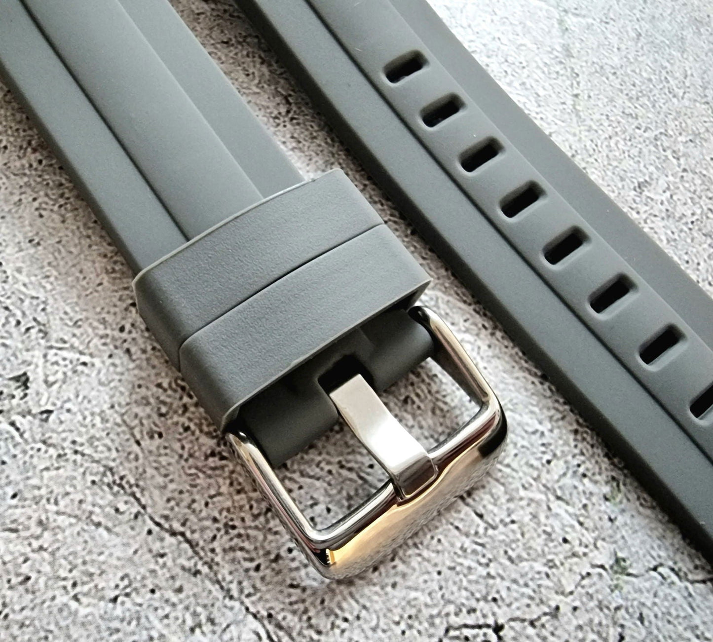 Curved End Silicone Rubber Watch Strap Band 22mm Black Grey Orange Blue - Wrist Envy