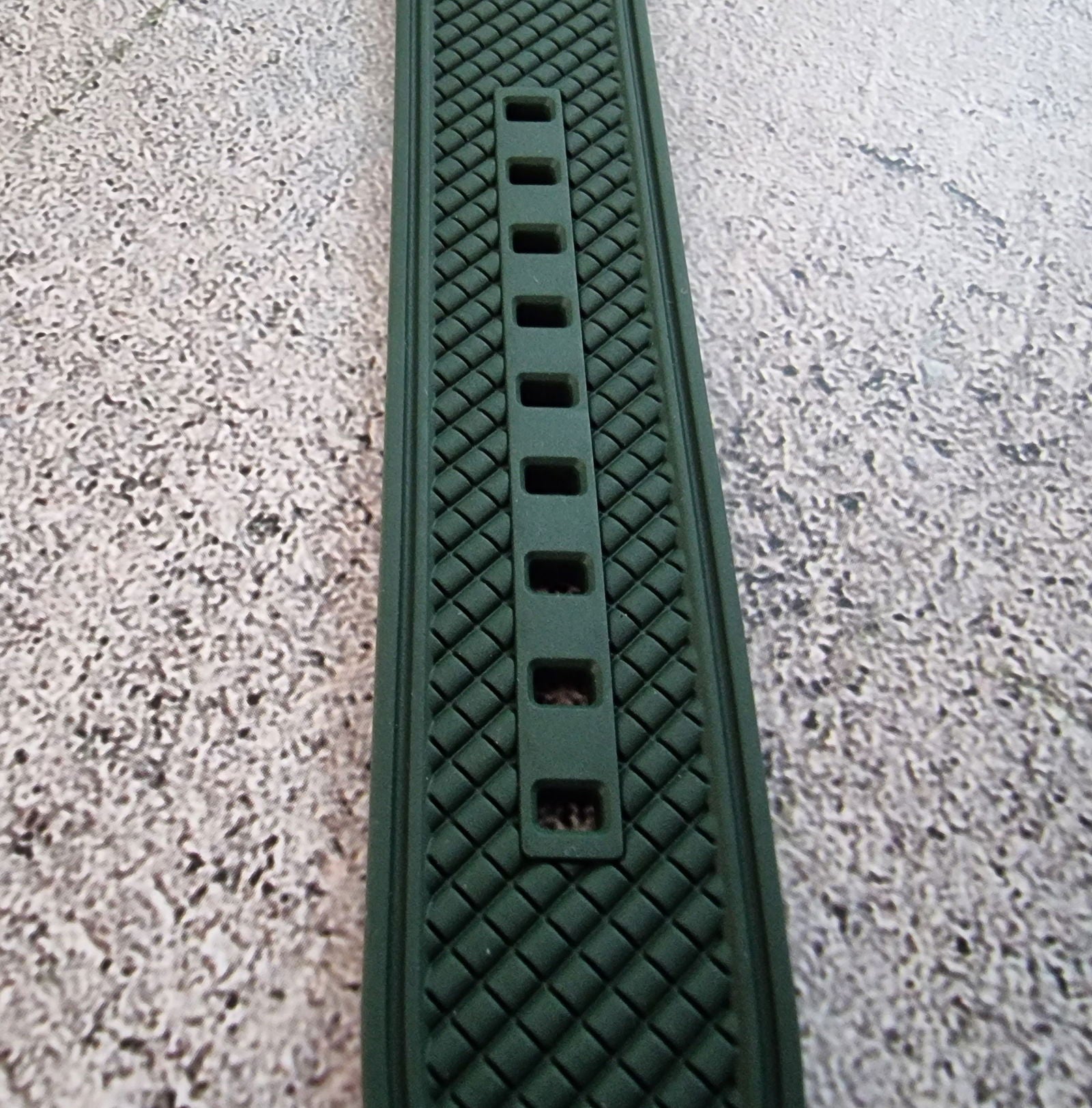 FKM Rubber Butterfly Deployment Watch Strap 20mm 22mm Black - Wrist Envy