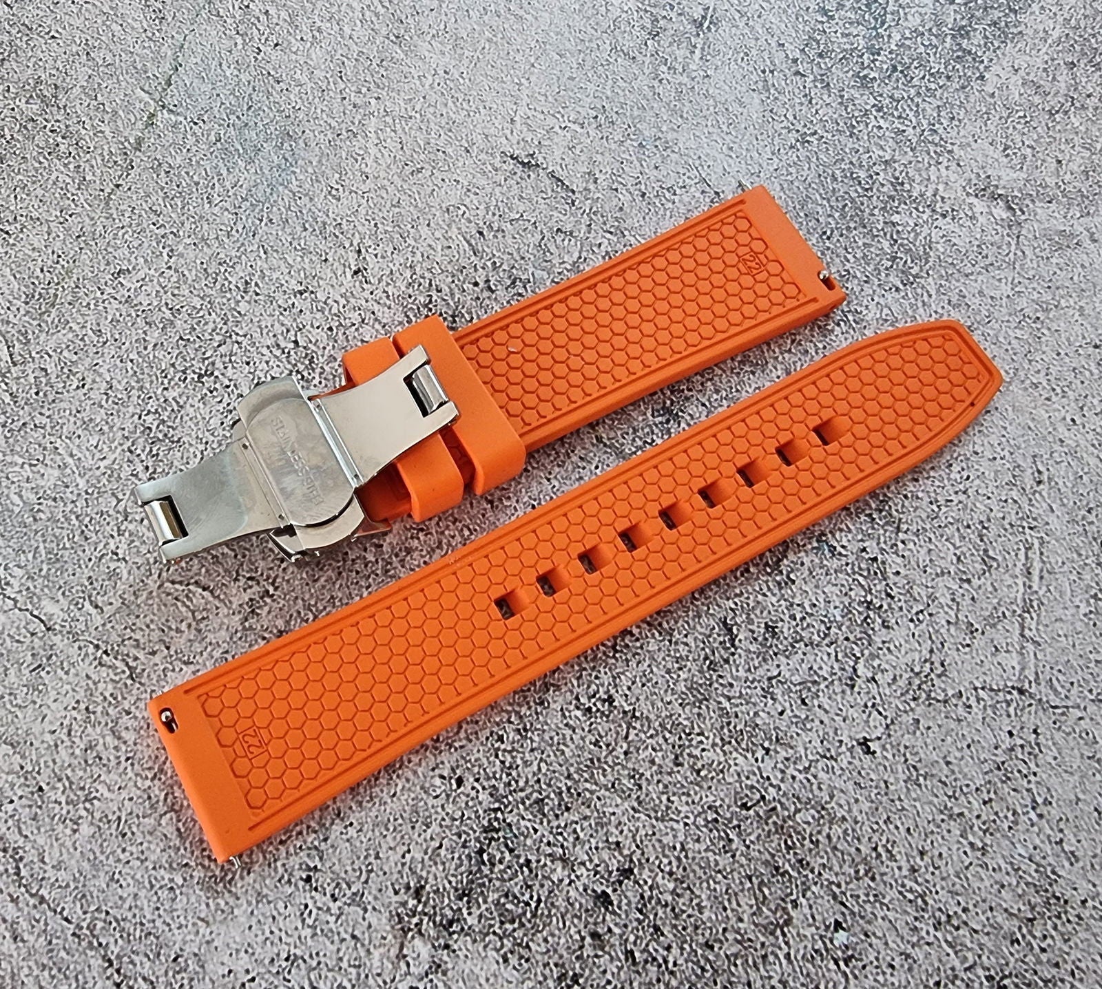 FKM Rubber Butterfly Deployment Watch Strap 20mm 22mm Black - Wrist Envy