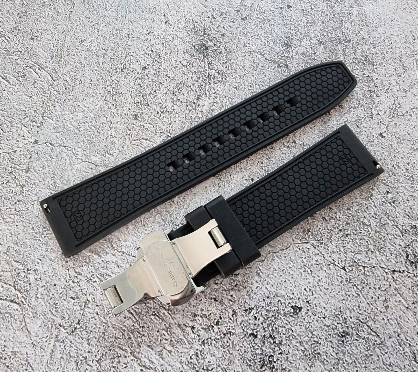 FKM Rubber Butterfly Deployment Watch Strap 20mm 22mm Black - Wrist Envy