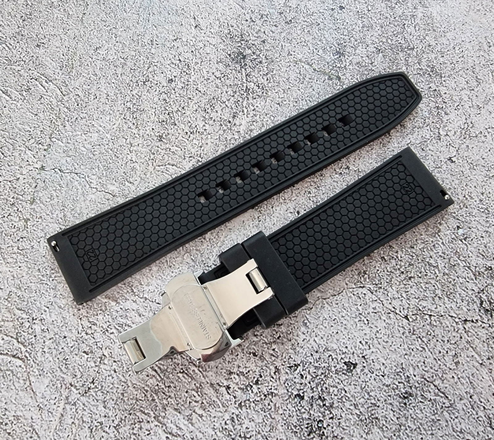FKM Rubber Butterfly Deployment Watch Strap 20mm 22mm Black - Wrist Envy