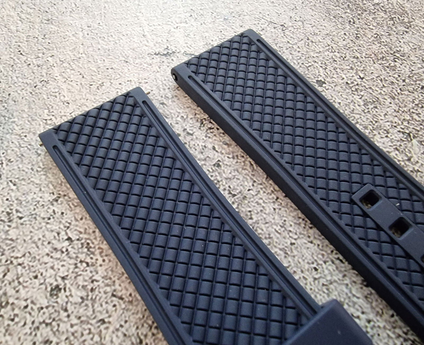 FKM Rubber Butterfly Deployment Watch Strap 20mm 22mm Black - Wrist Envy
