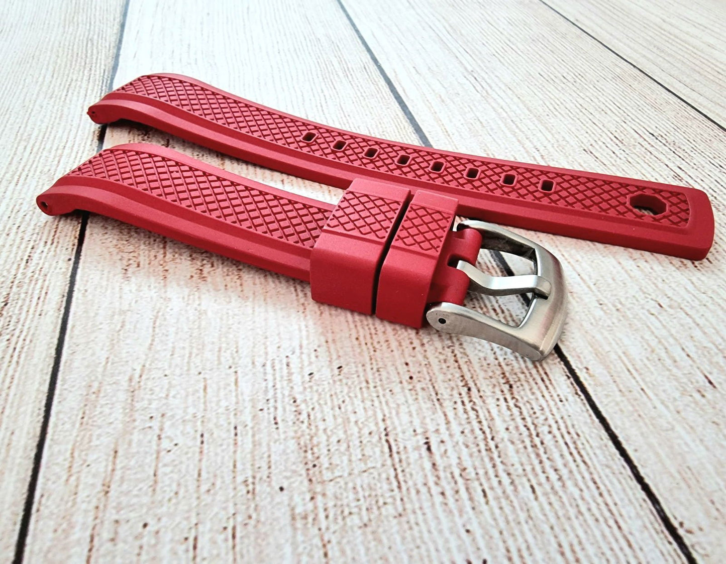 FKM Rubber Crosshatch Tyre Track Divers Watch Strap Band 20mm 22mm Red - Wrist Envy