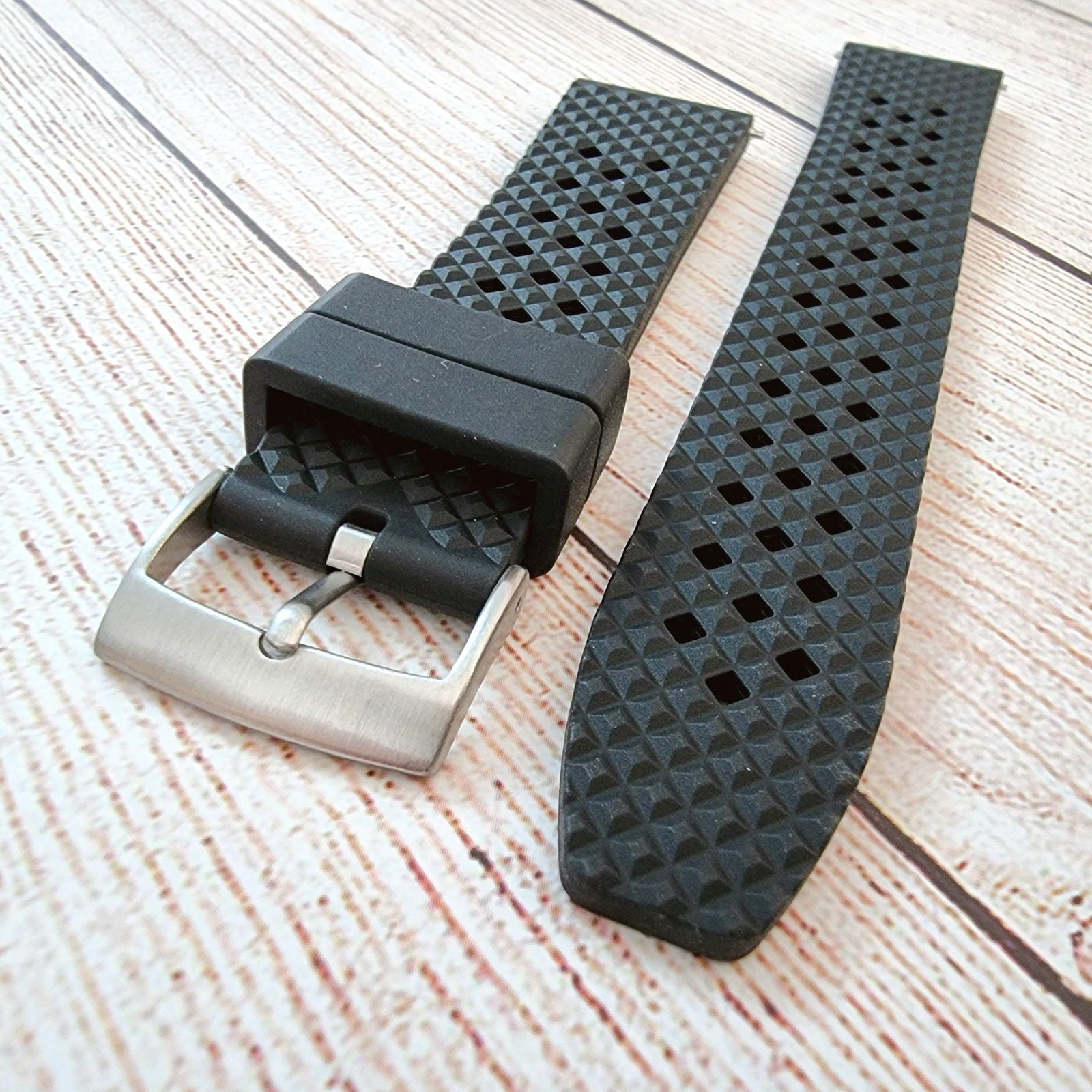 FKM Rubber Honeycomb Divers Watch Strap Band 20mm 22mm Black - Wrist Envy