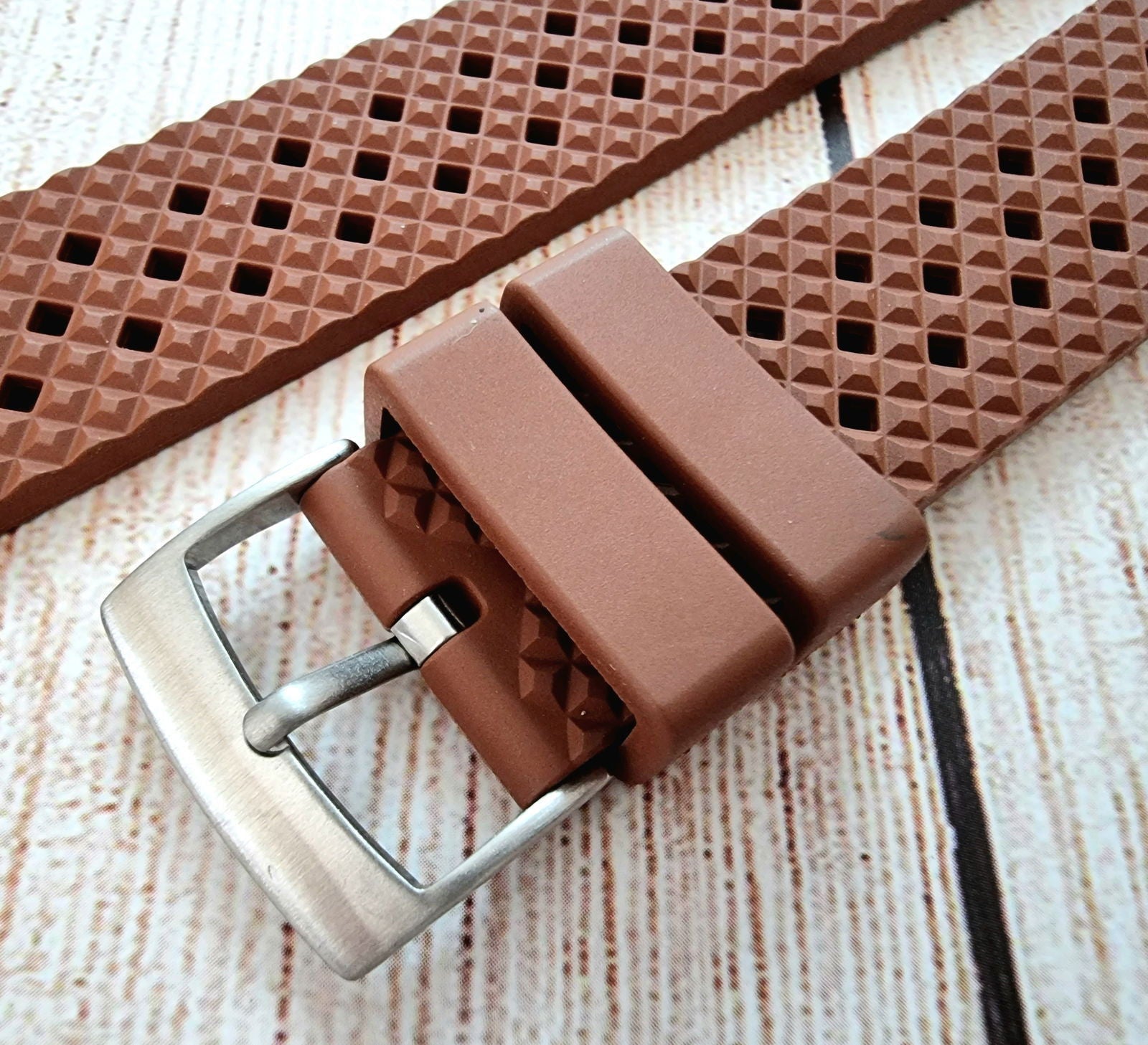 FKM Rubber Honeycomb Divers Watch Strap Band 20mm 22mm Brown - Wrist Envy