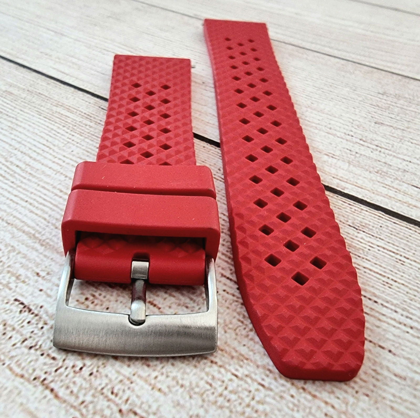 FKM Rubber Honeycomb Divers Watch Strap Band 20mm 22mm Red - Wrist Envy