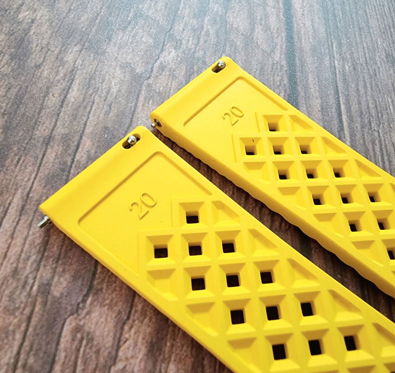 FKM Rubber Honeycomb Divers Watch Strap Band 20mm 22mm Yellow - Wrist Envy