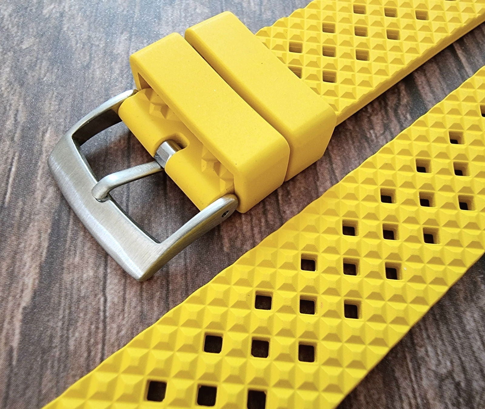 FKM Rubber Honeycomb Divers Watch Strap Band 20mm 22mm Yellow - Wrist Envy