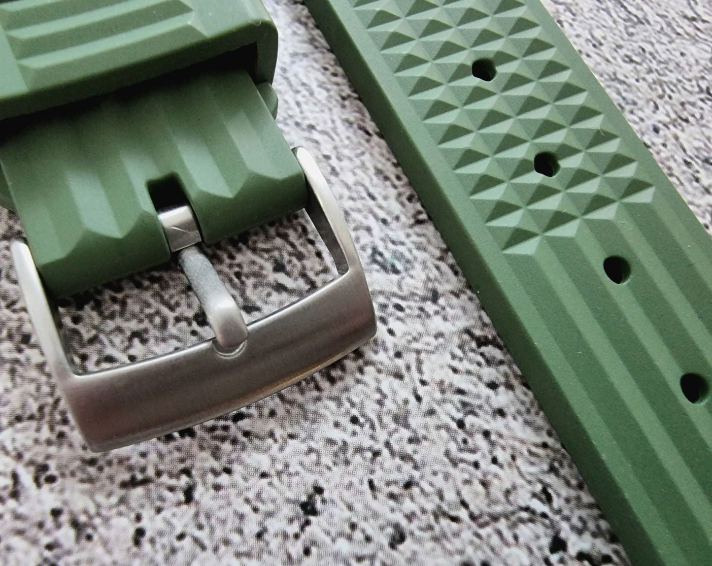 FKM Rubber Waffle Divers High Quality Watch Strap Band 20mm 22mm Green - Wrist Envy