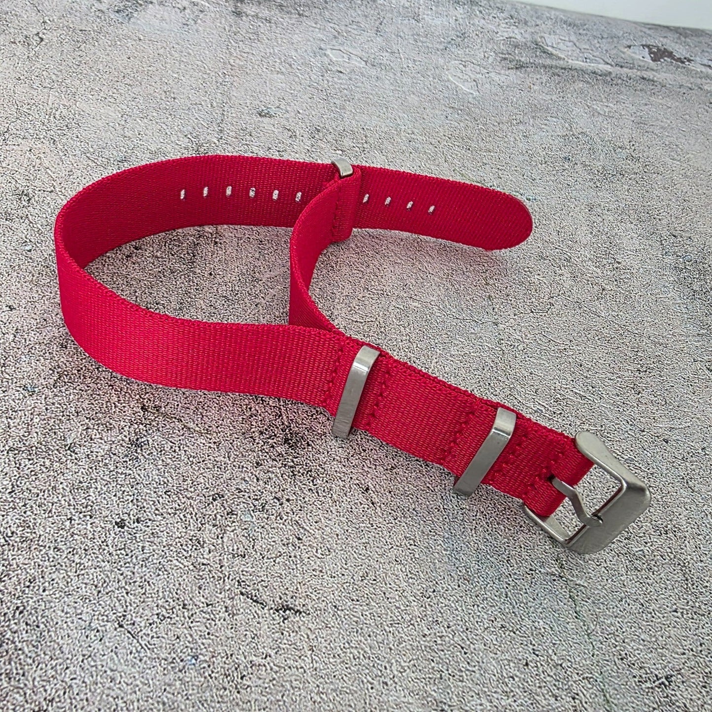 Nylon NATO Watch Strap Band One Piece Thick G10 Military MOD Divers 22mm Red UK - Wrist Envy
