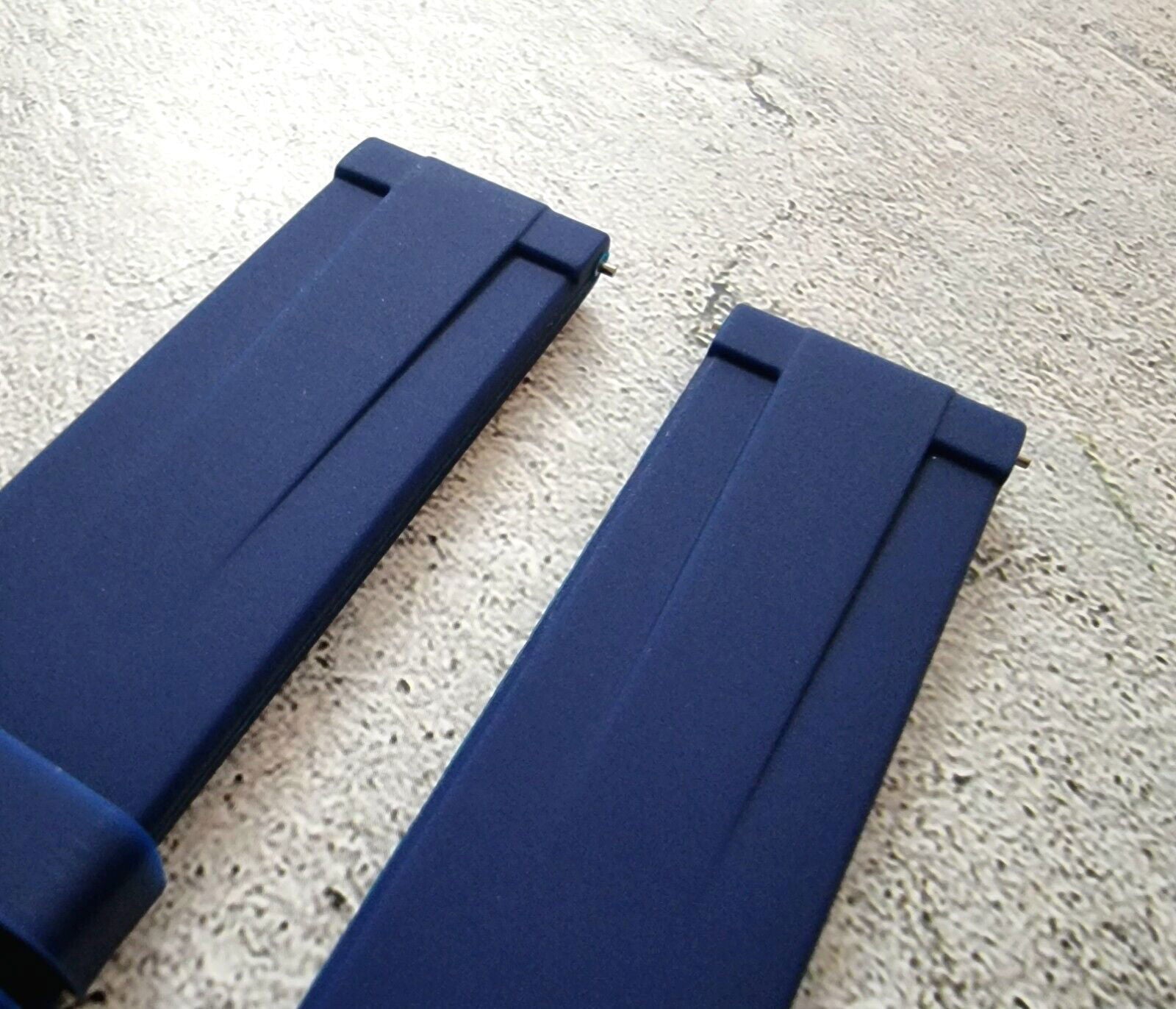 Silicone Rubber Watch Strap Band 22mm Blue - Wrist Envy