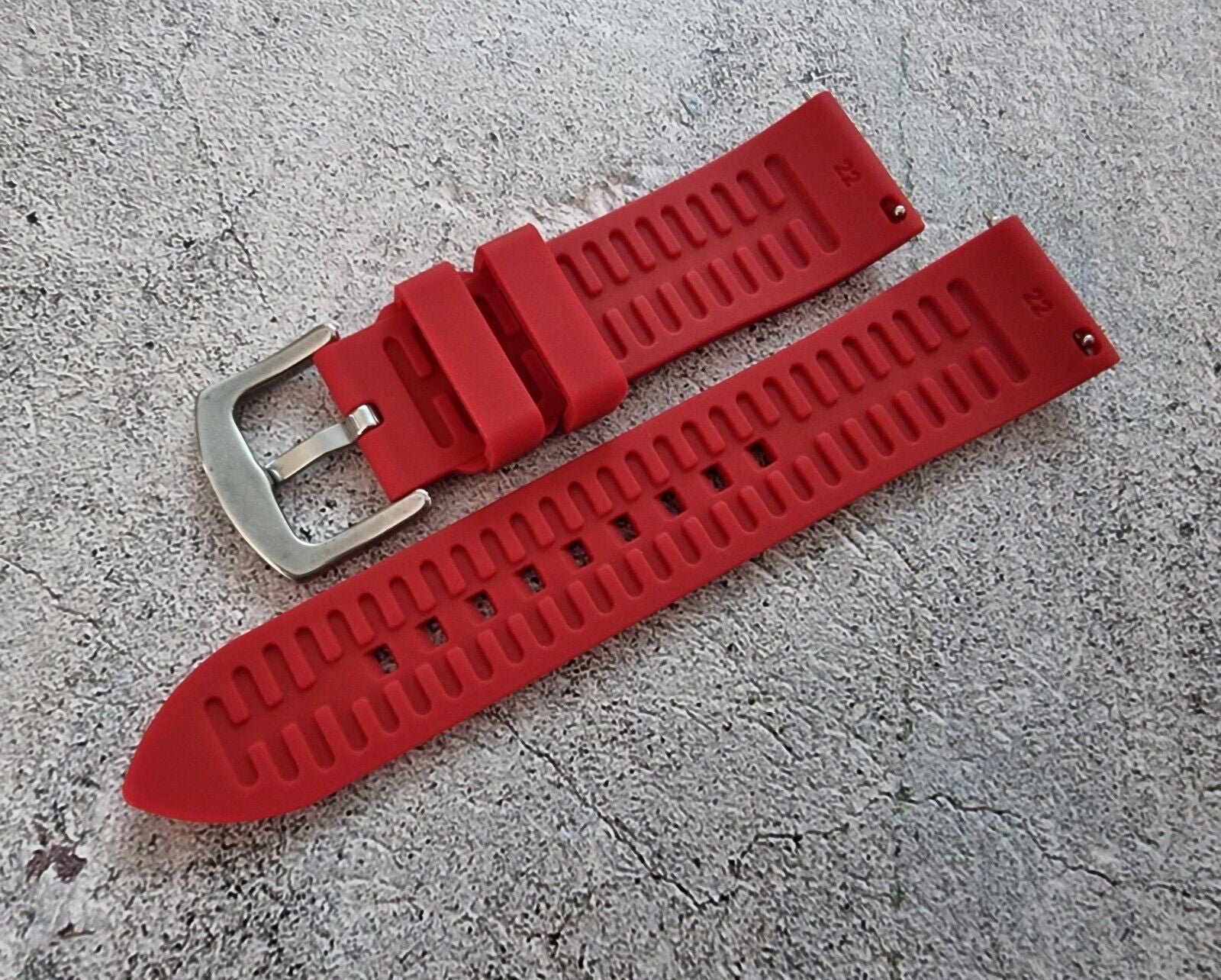 Smooth Silicone Rubber Watch Strap 22mm Red - Wrist Envy
