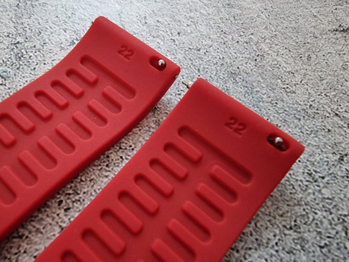 Smooth Silicone Rubber Watch Strap 22mm Red - Wrist Envy