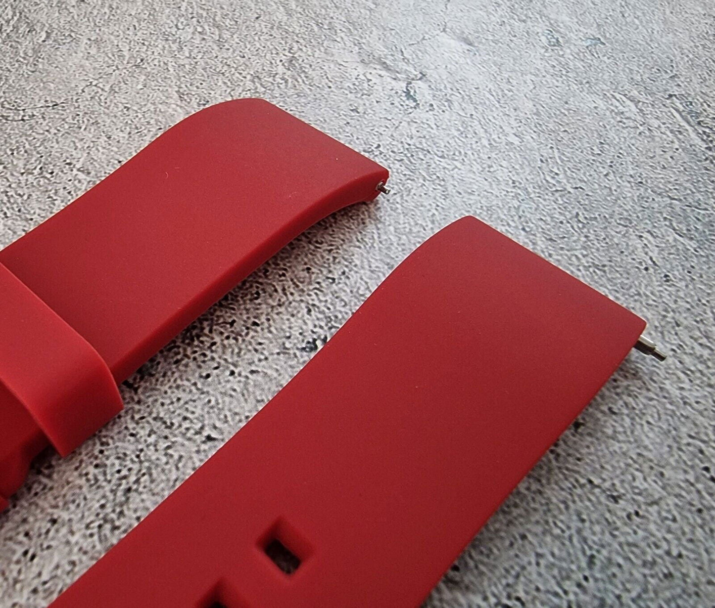 Smooth Silicone Rubber Watch Strap 22mm Red - Wrist Envy