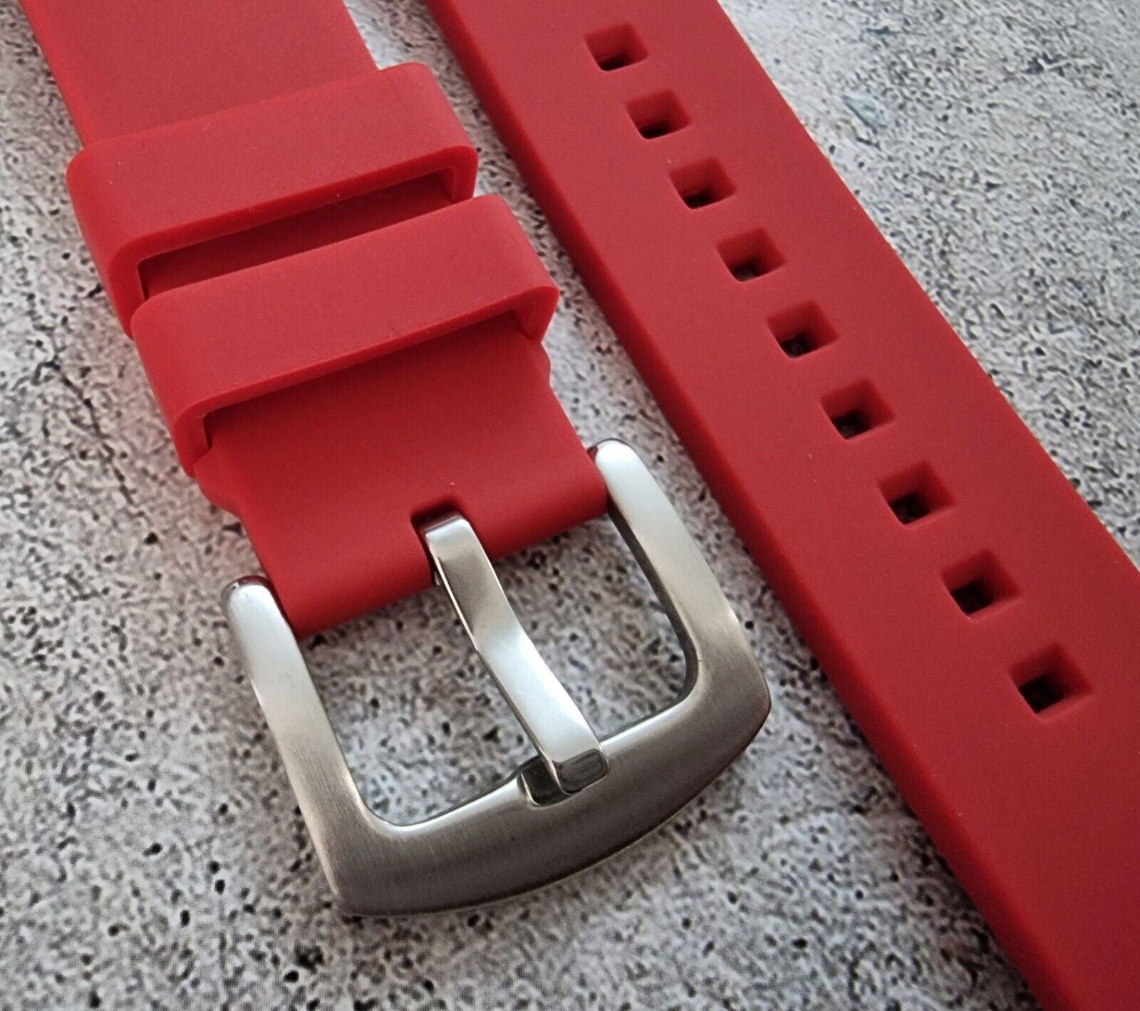 Smooth Silicone Rubber Watch Strap 22mm Red - Wrist Envy