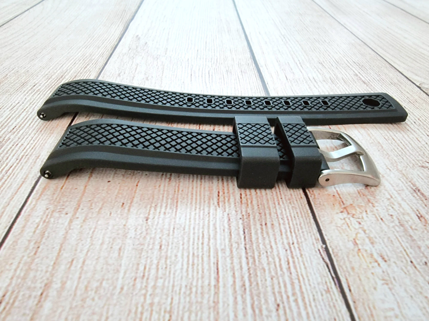 FKM Rubber Crosshatch Tyre Track Divers Watch Strap Band 20mm 22mm Black