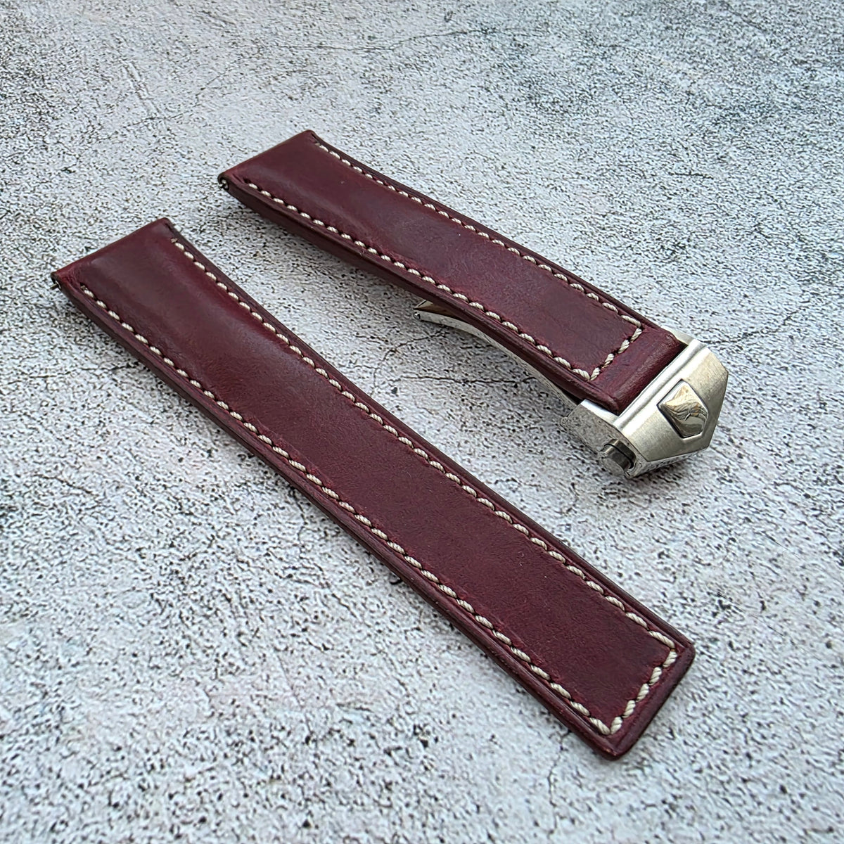 Horween Chromexcel Hand Stitched Leather Deplyant Strap For Tag Heuer 22mm Burgundy