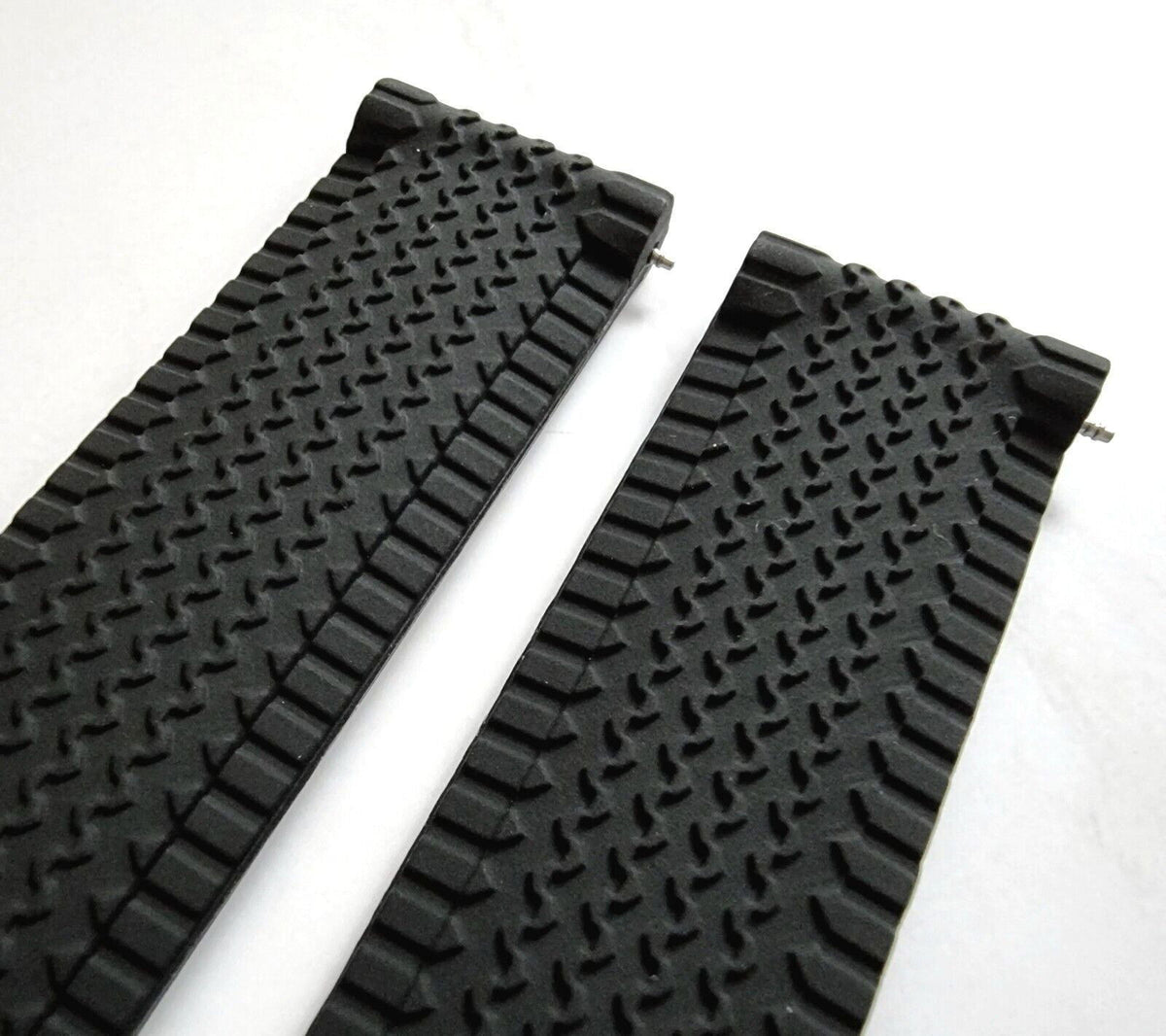 Tyre Tread Silicone Rubber Watch Strap Band 18mm 20mm 22mm 24mm Black With Pins - Wrist Envy