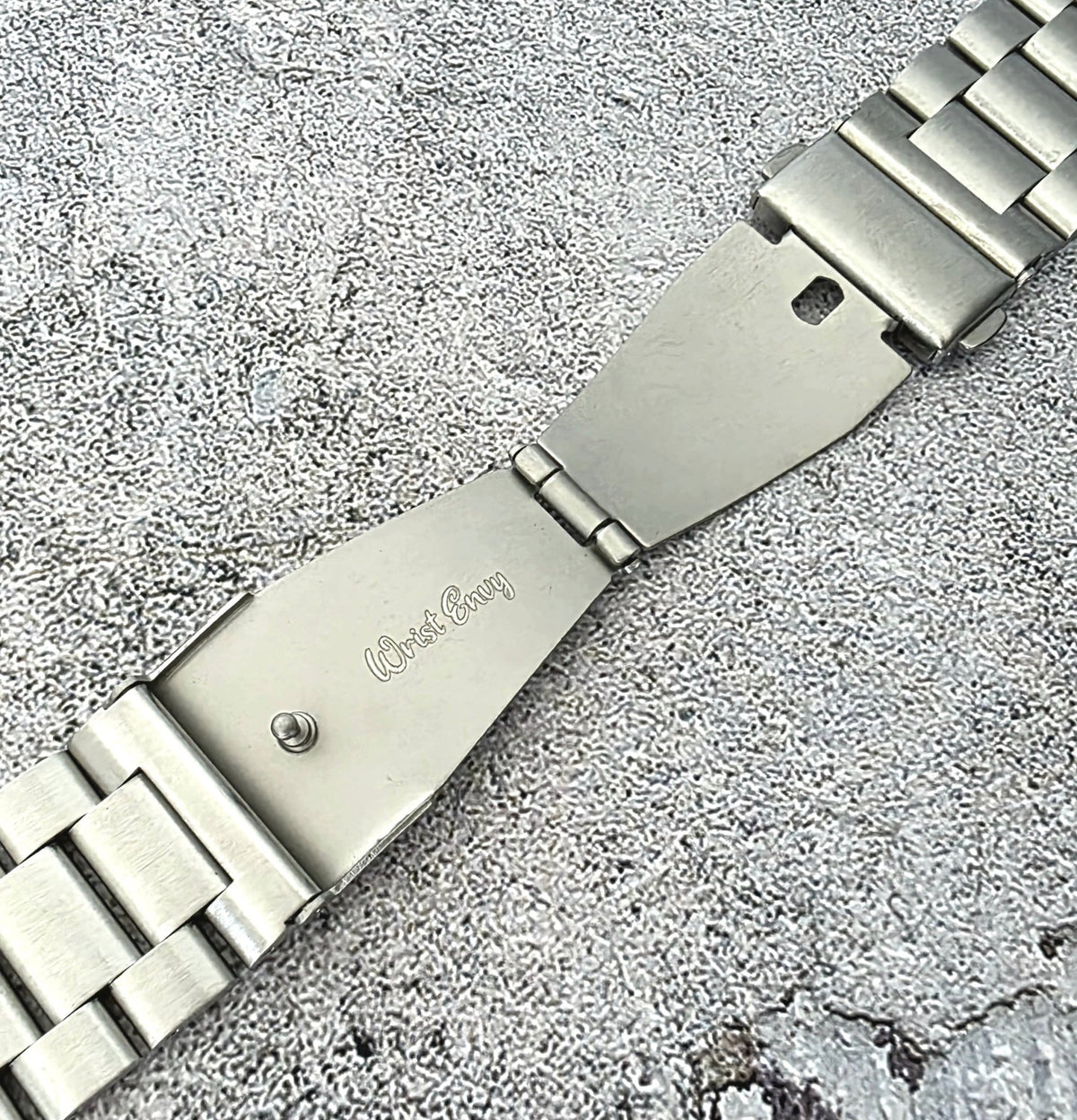 Classic Oyster Bracelet for Apple Watch Silver - Wrist Envy