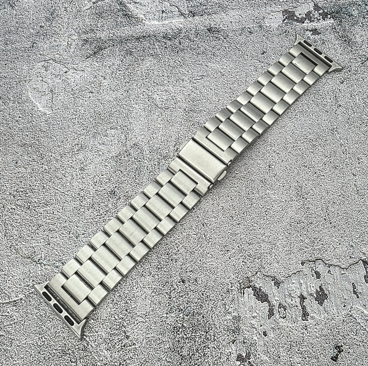 Classic Oyster Bracelet for Apple Watch Silver - Wrist Envy
