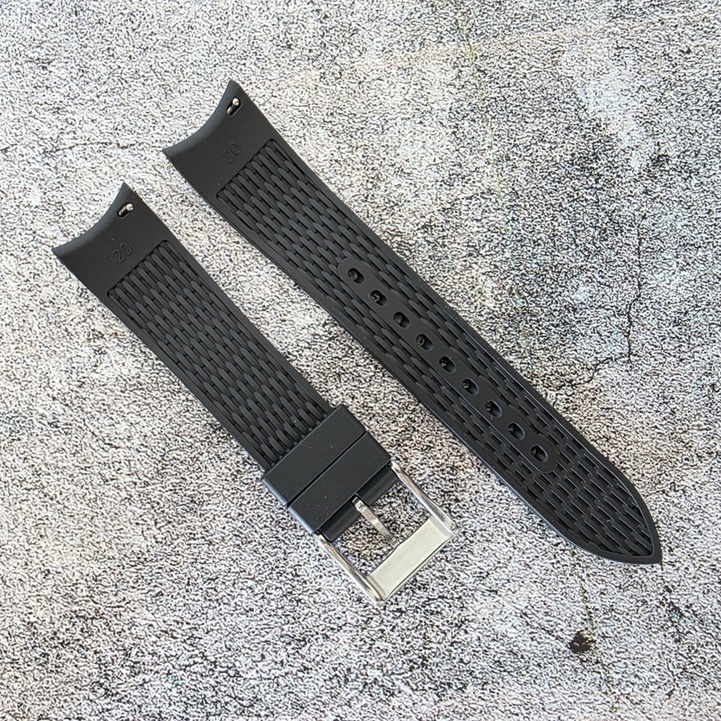 Curved End Premium Silicone Watch Strap 20mm 22mm Black - Wrist Envy