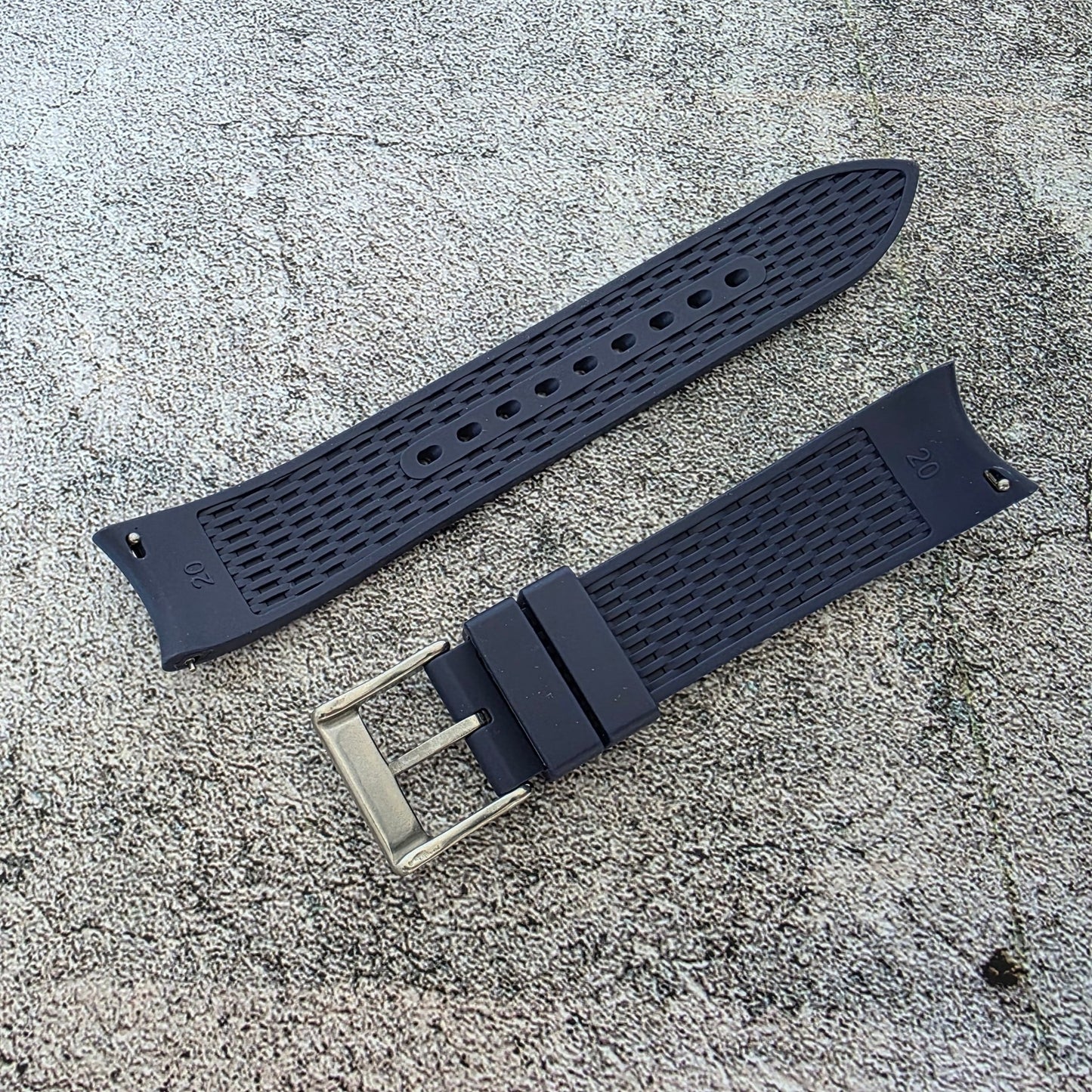 Curved End Premium Silicone Watch Strap 20mm 22mm Blue - Wrist Envy