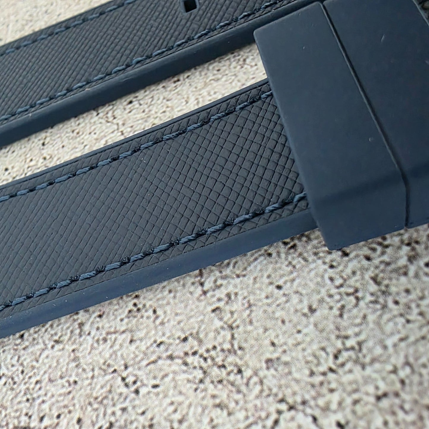 Elite Hybrid FKM Rubber Saffiano Leather Watch Strap Band 20mm Navy Blue - Wrist Envy