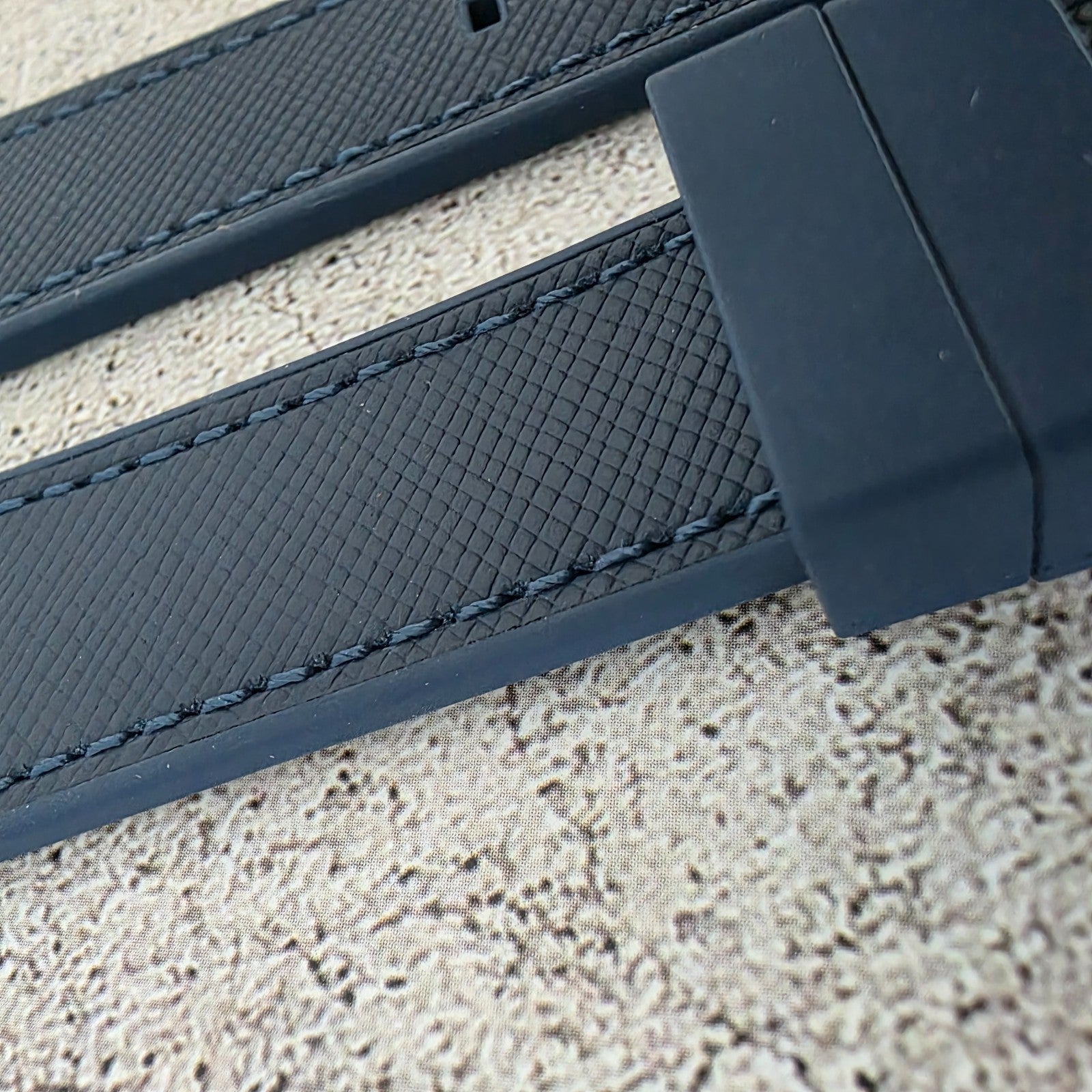 Elite Hybrid FKM Rubber Saffiano Leather Watch Strap Band 20mm Navy Blue - Wrist Envy