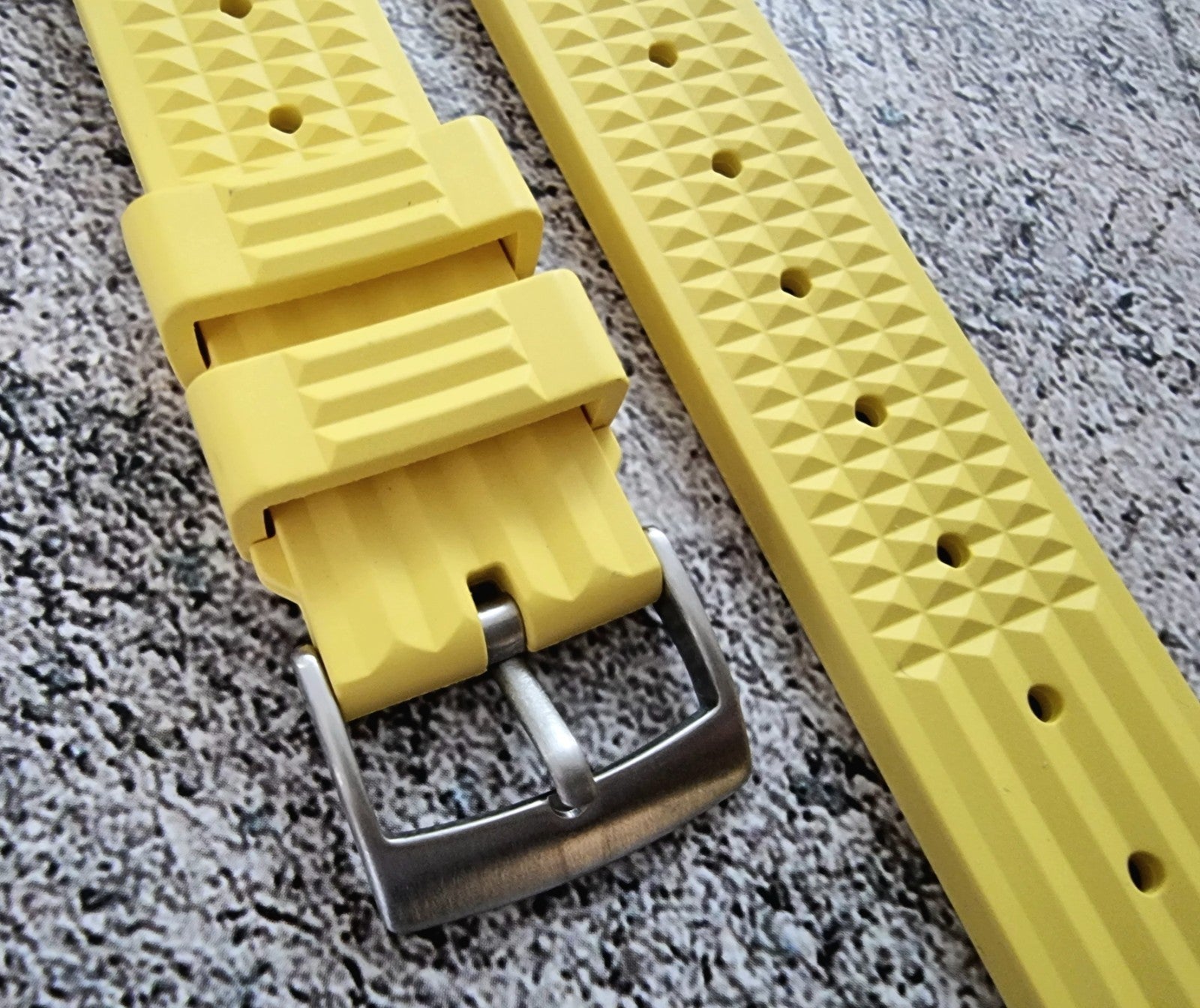 FKM Rubber Watch Strap Band Waffle 22mm Yellow - Wrist Envy