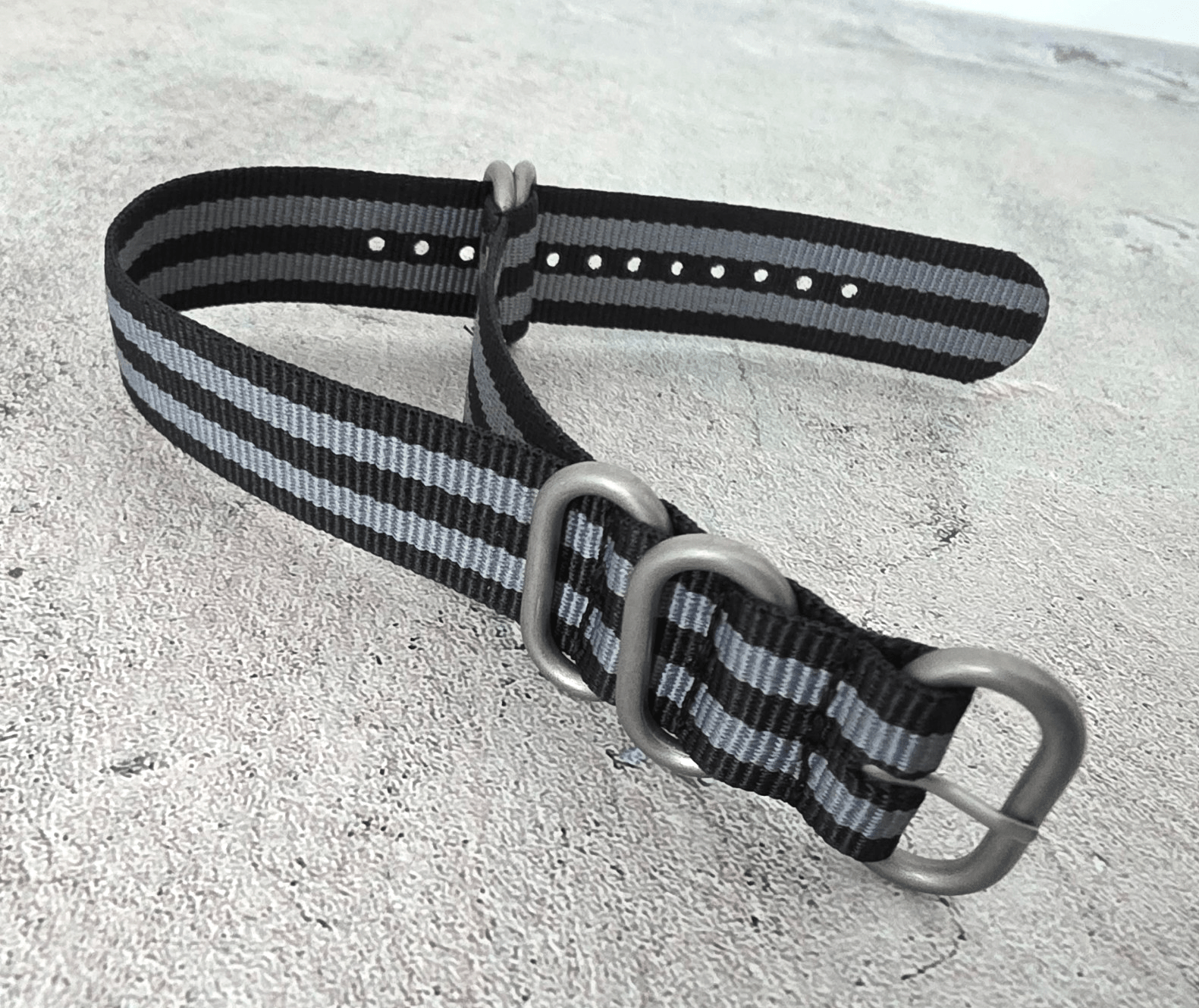 Nylon Military Watch Strap Band One Piece G10 MOD Bond Divers 20mm Black Grey UK - Wrist Envy
