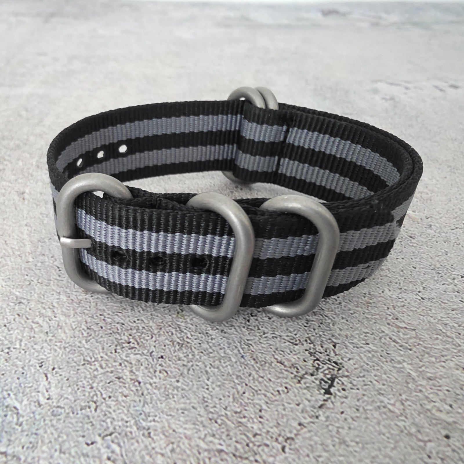 Nylon Military Watch Strap Band One Piece G10 MOD Bond Divers 20mm Black Grey UK - Wrist Envy