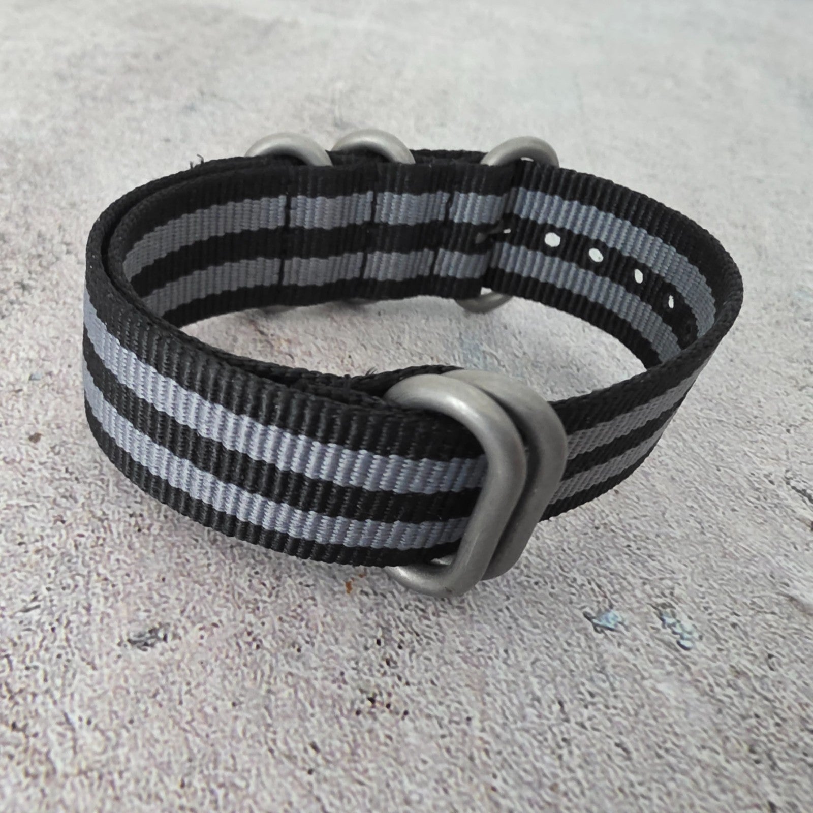 Nylon Military Watch Strap Band One Piece G10 MOD Bond Divers 20mm Black Grey UK - Wrist Envy