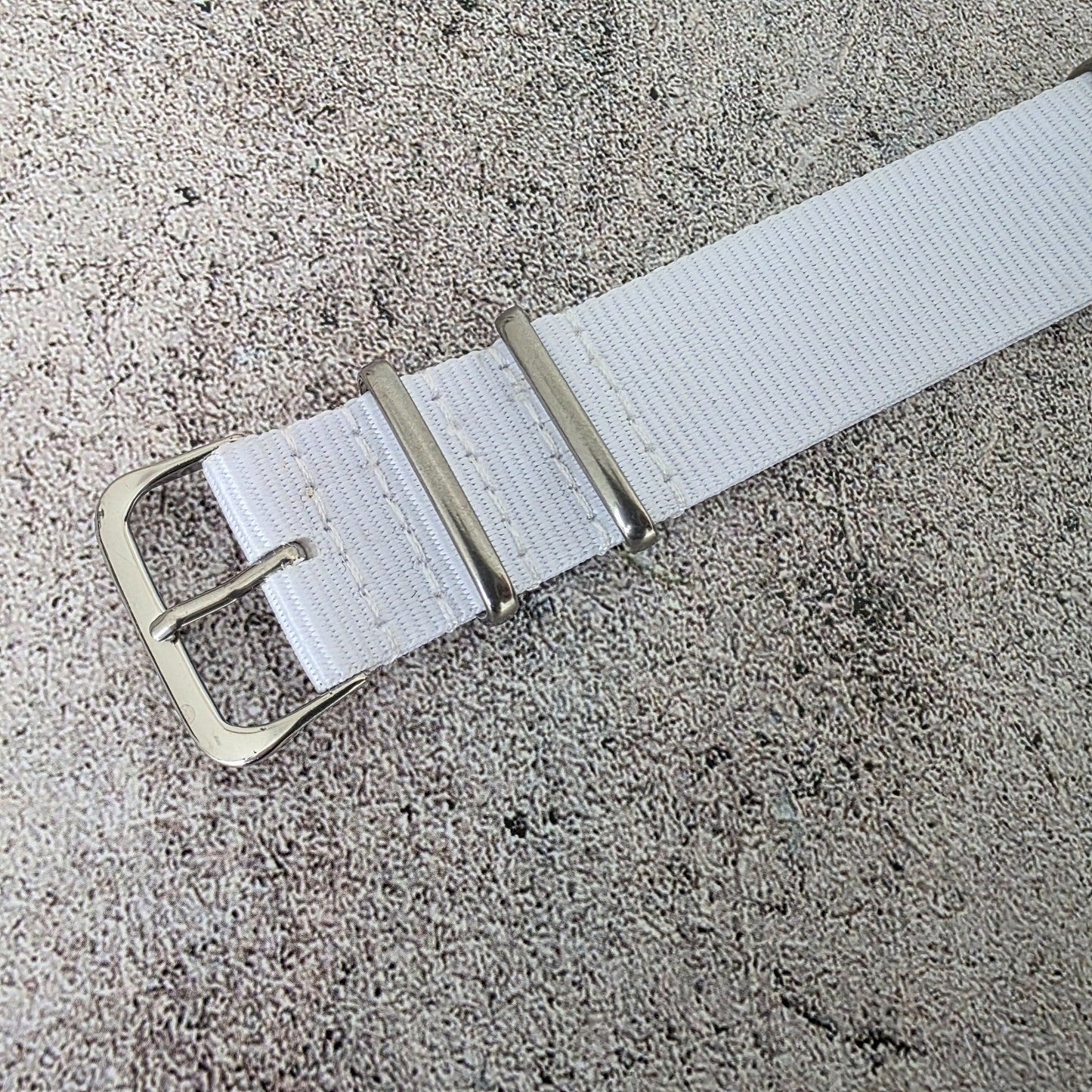 Nylon NATO Watch Strap Band One Piece G10 Military MOD Divers Mend 22mm White UK - Wrist Envy