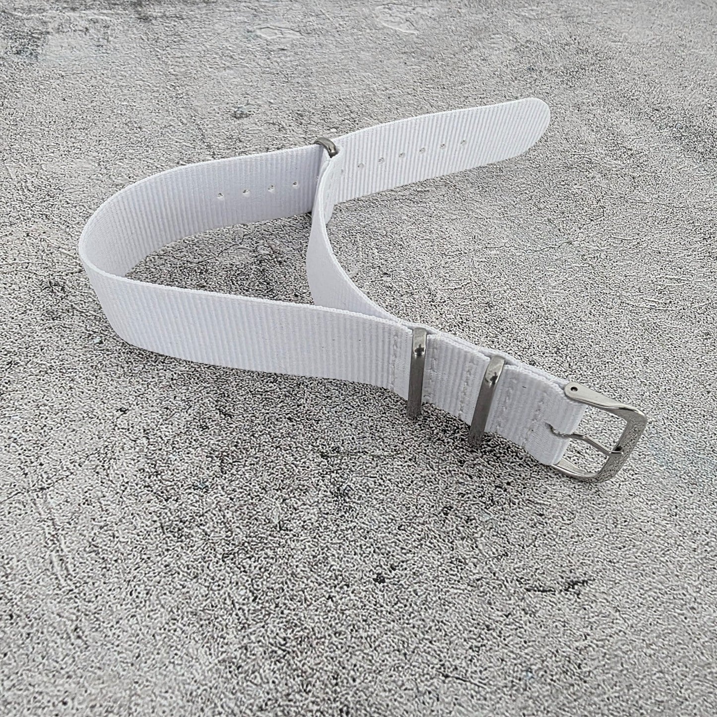 Nylon NATO Watch Strap Band One Piece G10 Military MOD Divers Mend 22mm White UK - Wrist Envy