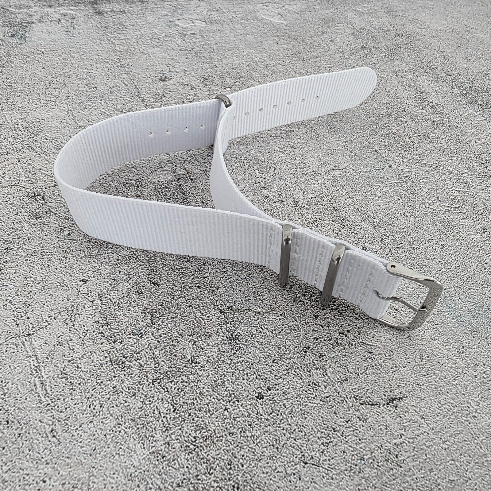 Nylon NATO Watch Strap Band One Piece G10 Military MOD Divers Mend 22mm White UK - Wrist Envy