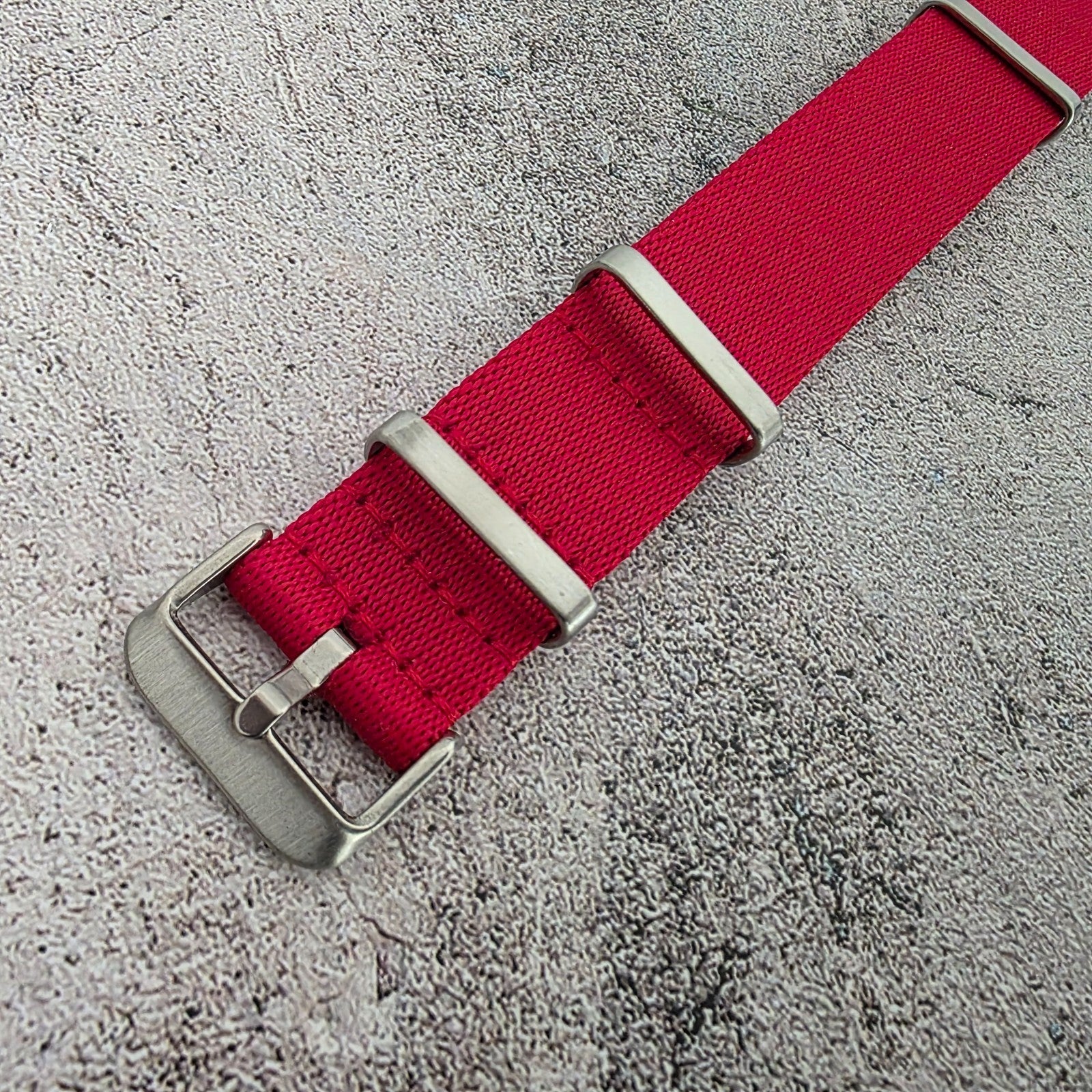 Nylon NATO Watch Strap Band One Piece Thick G10 Military MOD Divers 22mm Red UK - Wrist Envy